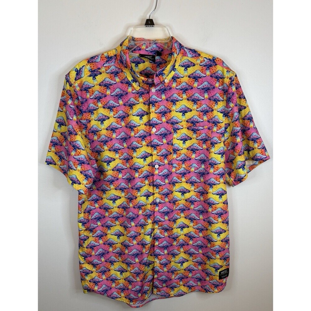 WESC Oden AOP Shroomspiracy Mushroom Print SS Button Shirt Men Medium Colorful